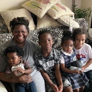 Meet your Posher, Rena'